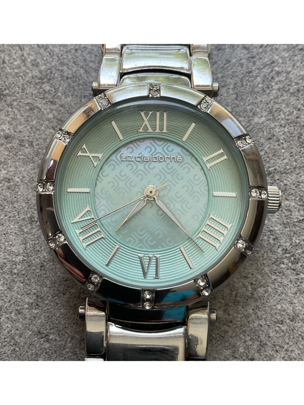 Beautiful Liz Claiborne Women’s Watch LZ1211 36mm Silver Tone Case MOP Dial D3